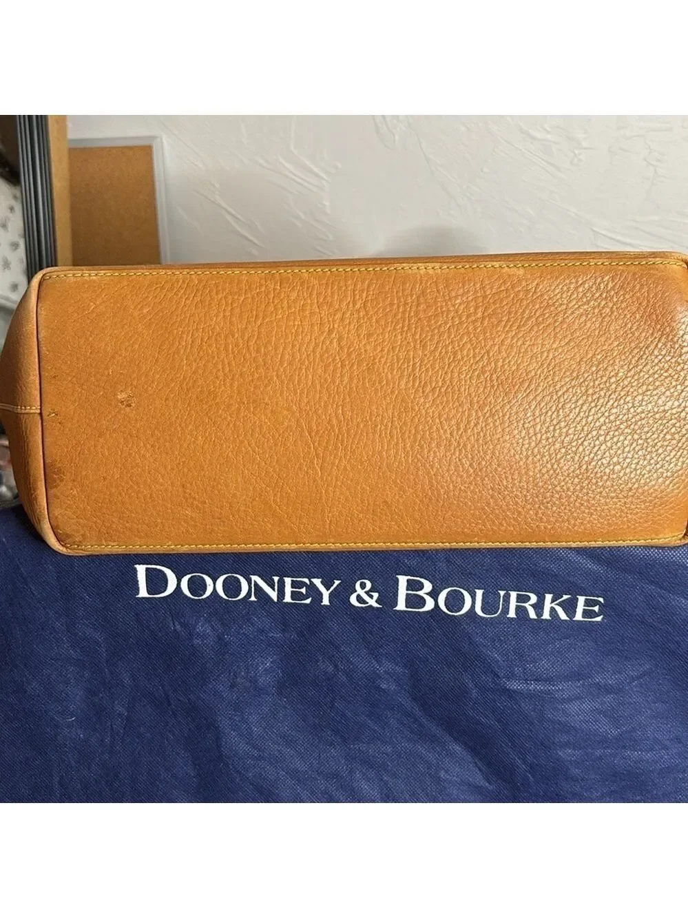 Dooney & Bourke Florentine Leather slouched Hobo bag